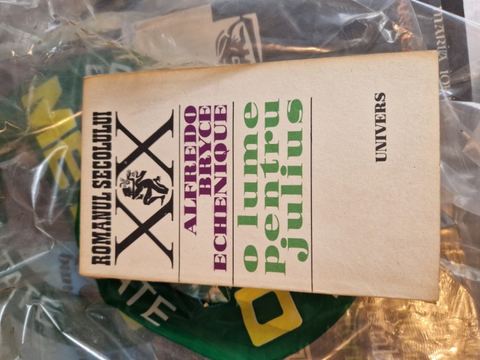 O lume pentru Julius vintage