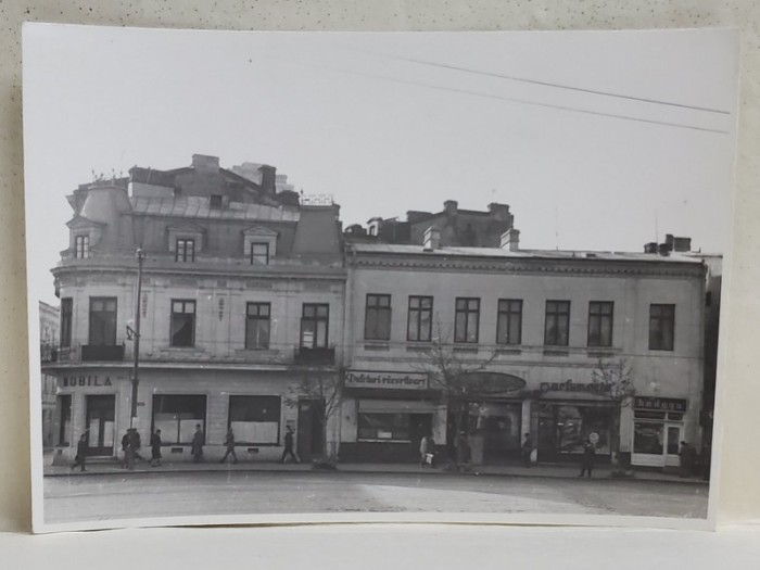CLADIRE PE BULEVARDUL I.C. BRATIANU COLT CU STR, BLANARI , FOTOGRAFIE , ANII &#039;70