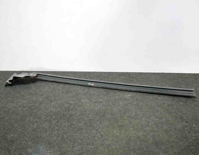 Chedar geam ușă st&acirc;nga față TESLA MODEL 3 2019 OEM: 1090495-00-E,1090496-00-E