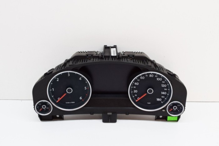 Ceas de bord VW TOUAREG 7P5 2012 OEM: 7P6920982E,0263677107 15236876