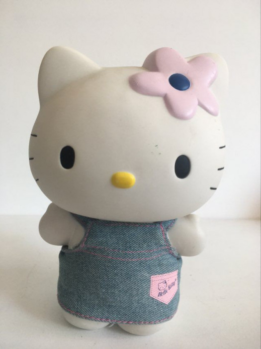 Jucarie papusa Hello Kitty, plastic, rochita blugi !976 2002 Sanrio Co LTD UK