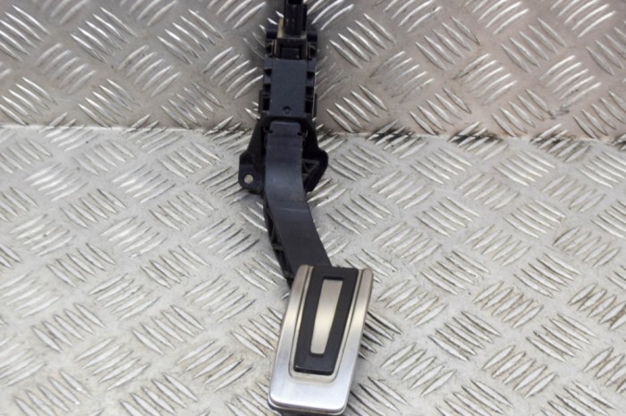 Pedala de accelerație SKODA OCTAVIA III 5E3 2016 OEM: 5Q2723503D,6PV010621-05 13704450