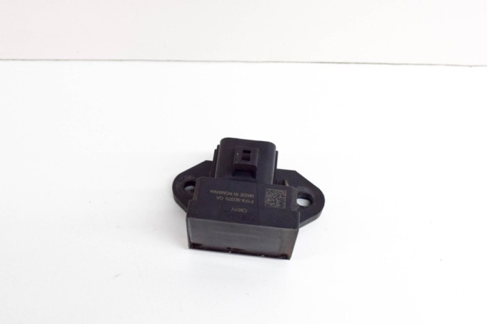 Releu pompa de combustibil FORD TRANSIT CONNECT 2017 OEM: F1FA-9D370-GA 15236108