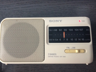 RADIO DE COLECTIE SONY ICF-390 DIN 1993 FUNCTIONAL.CITITI VA ROG DESCRIEREA! foto