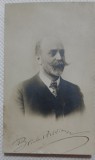 Fotografie tip Carte postala, Barbat cu barba si mustata, perioada interbelica