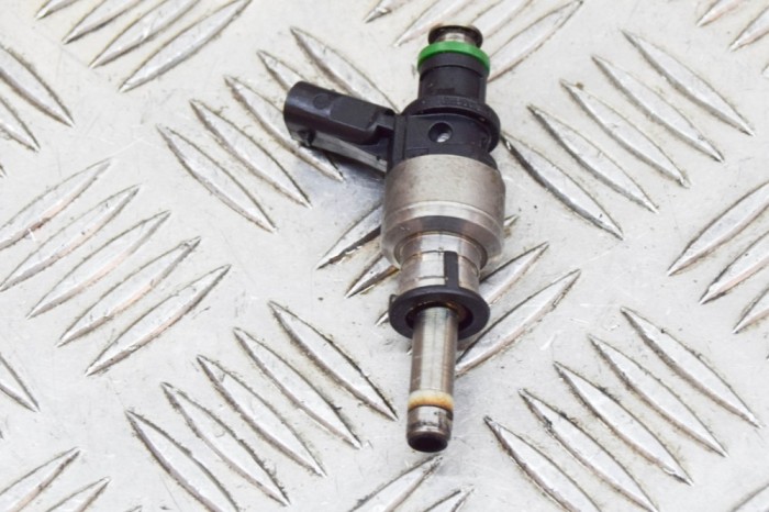 Injector de combustibil AUDI A4 8K2, B8 2014 OEM: 104390-520,306E036P 11825839