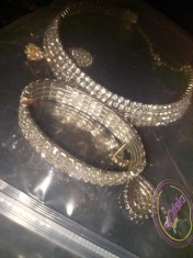 set bijuterii vintage,colier,bratare,cercei Argintii batute cu pietre,bijuterii vintage pentru rochie ocazie,mireasa,etc.3 bijuterii vintahe argintii