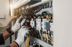 Electrician autorizat ANRE Braila cu experienta, execut lucrari