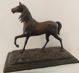 Superba sculptura veche cal din alama de dimensiuni mari ,piesa cu o lucrătură de o foarte mare finețe