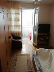 Vand apartament 3 camere. foto