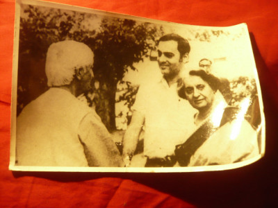 Fotografie Indira Gandhi si fiul Raji Gandhi intalnire cu inteleptul Krisnamurti foto