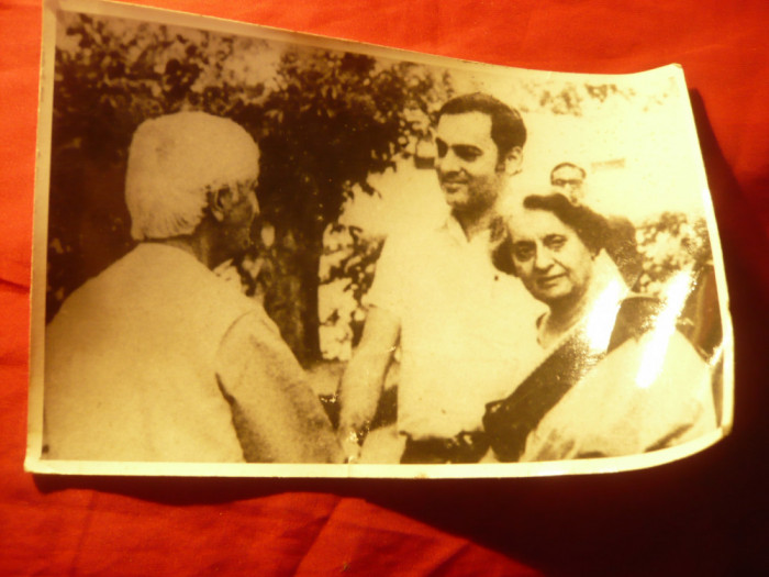 Fotografie Indira Gandhi si fiul Raji Gandhi intalnire cu inteleptul Krisnamurti