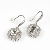 Cercei argintii cu tortita si piatra acrilica