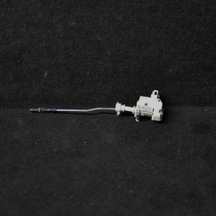 &Icirc;ncuietoare capac rezervor VW GOLF V 1K1 2005 OEM: 1K6810773,3B0959782A 2063747