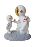 Cumpara ieftin Statueta decorativa, Astronaut pe asteroid, 19 cm, PD2224D