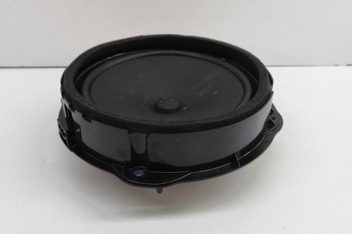 Difuzor ușă dreapta față AUDI A3 8V1, 8VK 2016 OEM: 8V0035415C 27503074
