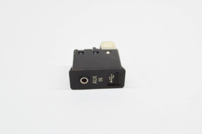 Port USB/AUX-In BMW 5 Touring F11 2011 OEM: 9129651 17560956 foto