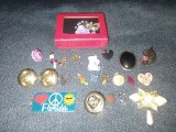 LOT 20 MARTISOARE BROSE ETC VINTAGE PERIOADA COMUNISTA