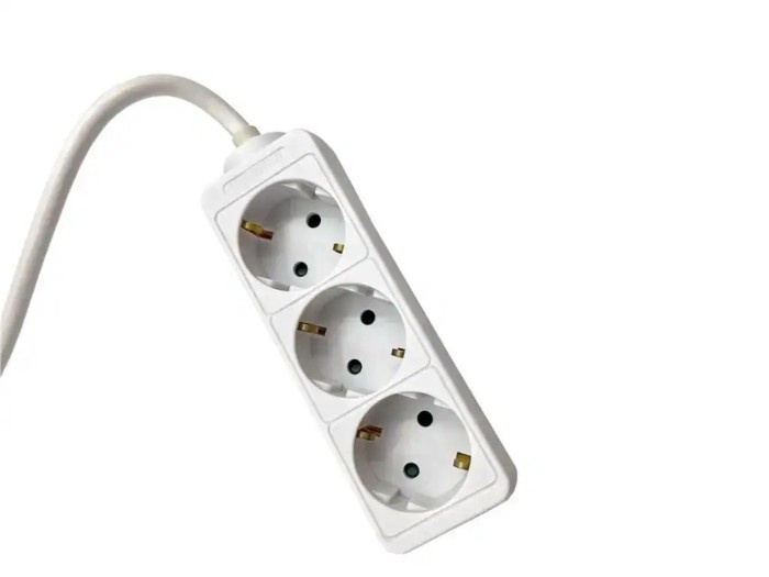 Prelungitor Well 3 prize 1.5m cablu 3x1.5mmp 3500W 16A EXTS-3S1.5M/04-WL