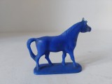 Figurina cal de plastic albastru, fara stanta, vintage, vechi, 5cm inaltime