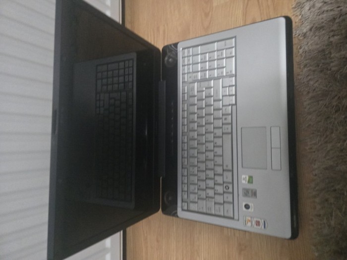 Vand laptop Toshiba