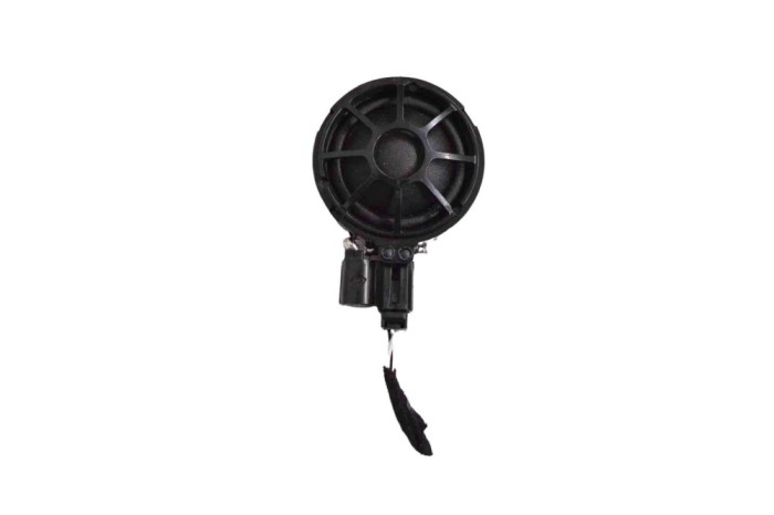 Difuzor ușă st&acirc;nga spate TESLA MODEL X 2017 OEM: 1004833-00-A 14891348