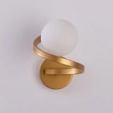 Cumpara ieftin Aplica perete, tip spirala, cu un glob din sticla alba, dulie E27, culoare aurie, inaltime 20CM