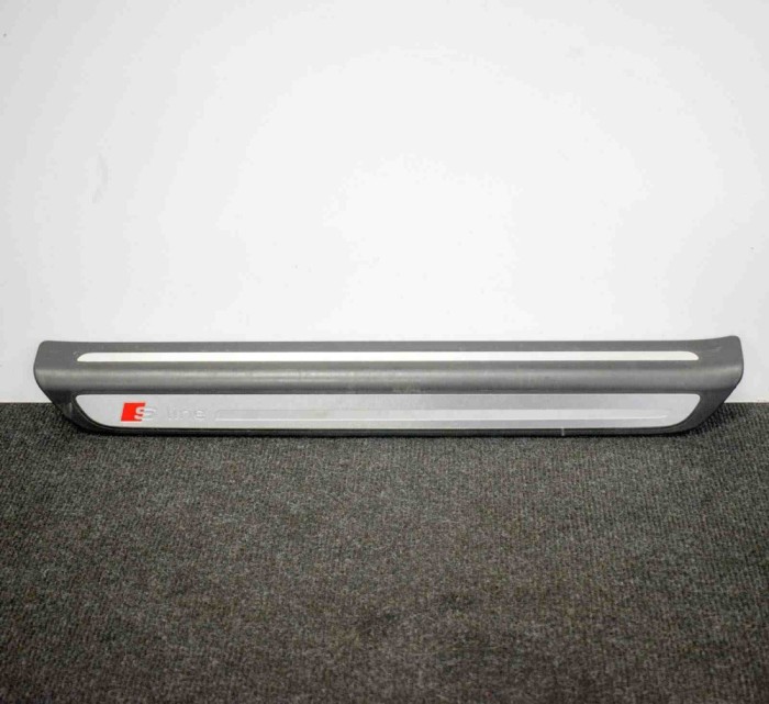 Ornament prag dreapta față AUDI Q3 8U 2017 OEM: 8U0853374B8U0853374C