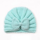 Caciulita vernil crosetata tip turban cu fundita (Marime Disponibila: 3-6 luni)