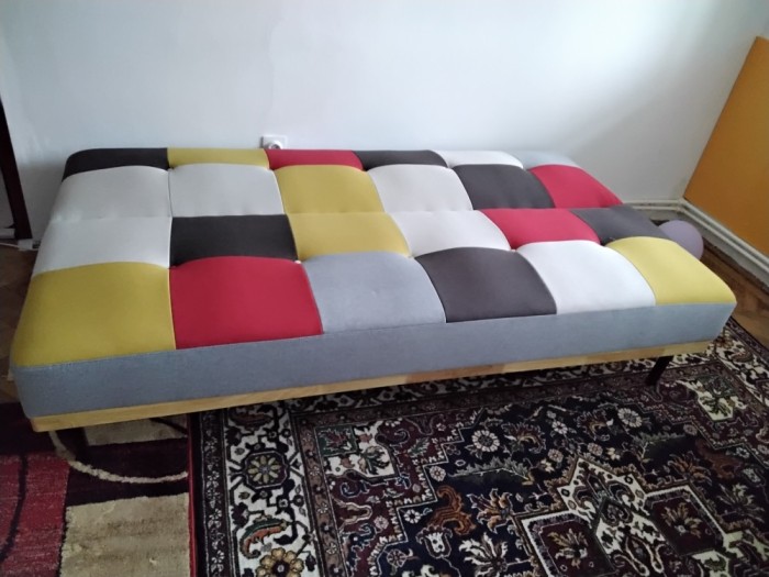 Canapea pat cu tooper