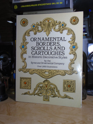 ORNAMENTAL BORDERS, SCROOLS AND CARTOUCHES IN HISTORIC DECORATIVE STYLE , 1987 foto