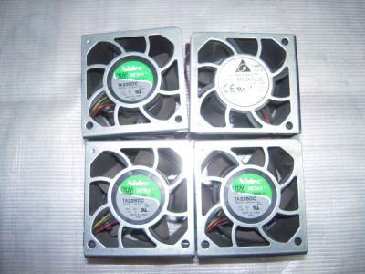 Lot ventilatoare server foto