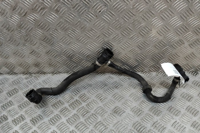 Furtun de lichid de răcire MERCEDES-BENZ E W213 2022 OEM: A2135013103 22311675
