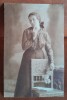Fotografie tip carte postala, femeie, perioada interbelica