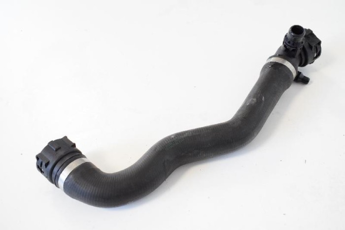 Furtun radiator răcire st&acirc;nga BMW 3 F30, F80 2015 OEM: 7812941 4066599