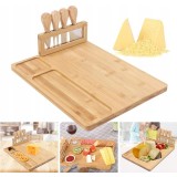 Set platou din bambus pentru servirea br&acirc;nzeturilor, include 4 cuțite din inox, design elegant