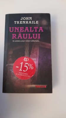 JOHN TRENHAILE-UNEALTA RAULUI foto