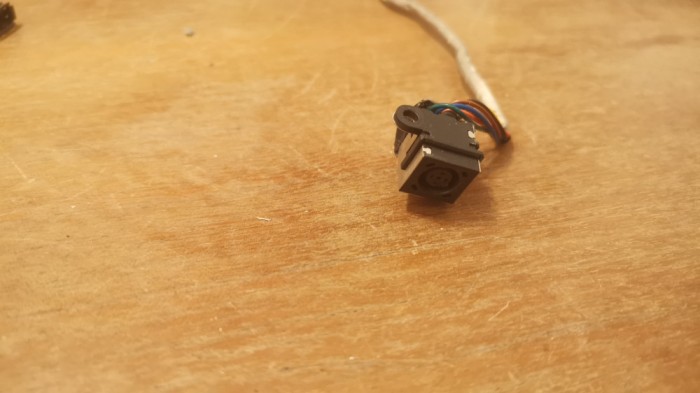 Conector Power DC Laptop Dell studio 1557