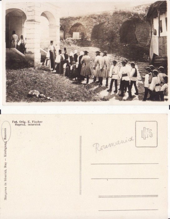 Rusi (Sibiu) , Reussen -tipuri, -La biserica- rara