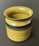 Canita ceramica de studio suedez Skansens Krukmakeri, designer Majvor &amp; Peter