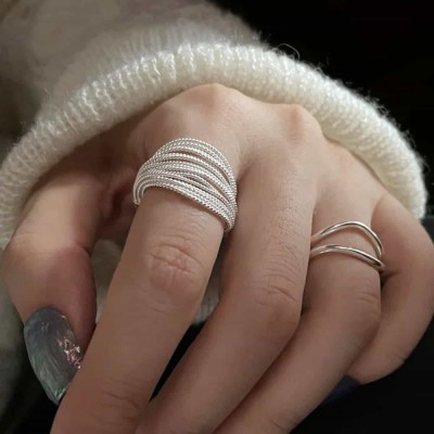 Accesoriu Elegant: Inel din Argint 925 cu Model Fin si Texturat, Ideal pentru foto