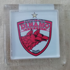 M3 C3 - Magnet frigider - tematica sport - fotbal - Clubul Dinamo Bucuresti