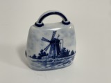 Clopot din portelan olandez DELFT, infatisand o moara de vant pictata manual
