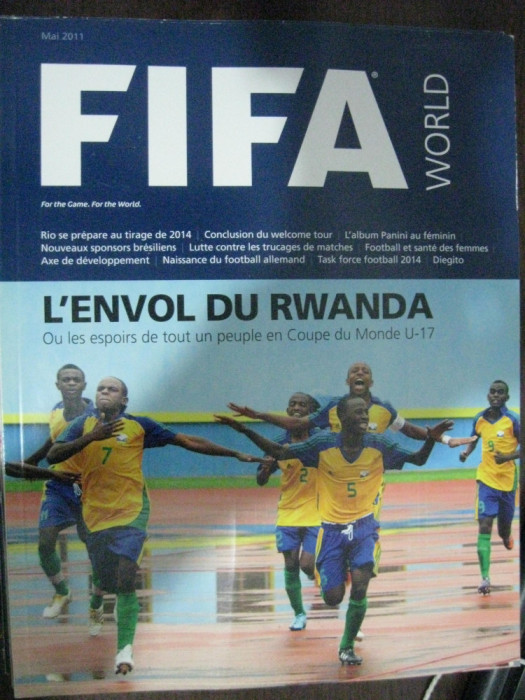 Revista de fotbal - FIFA world (mai 2011)
