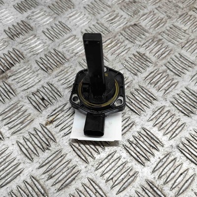 Senzor de nivel ulei AUDI A6 4F2, C6 2007 OEM: 06E907660 | 23115904 foto