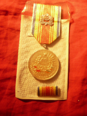 Medalie 25 Ani de la Proclamarea Republicii foto