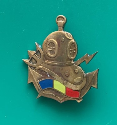 ROMANIA - INSIGNA SCAFANDRU DE LUPTA CL. 3 foto