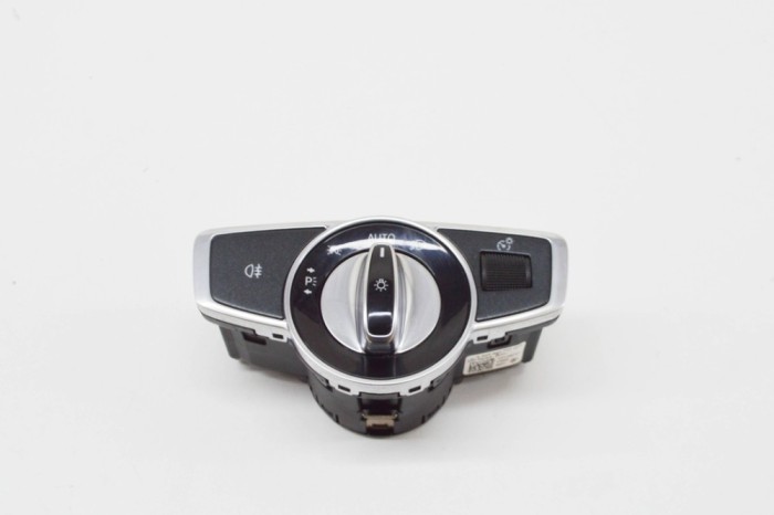 Modul de control comutator faruri MERCEDES-BENZ C W205 2015 OEM: A2059057007,10128761 20571886