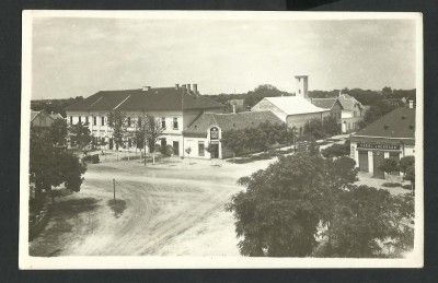 Foto din PERIAM ( Periamosch ) Jud. Timis cu magazinul CAROL JOCHMANN - 1956 foto