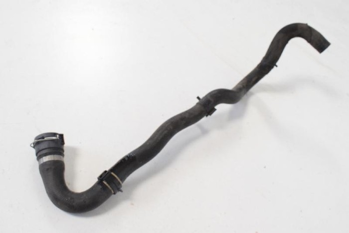 Furtun de lichid de răcire BMW i8 I12 2014 OEM: 7640823 10425751